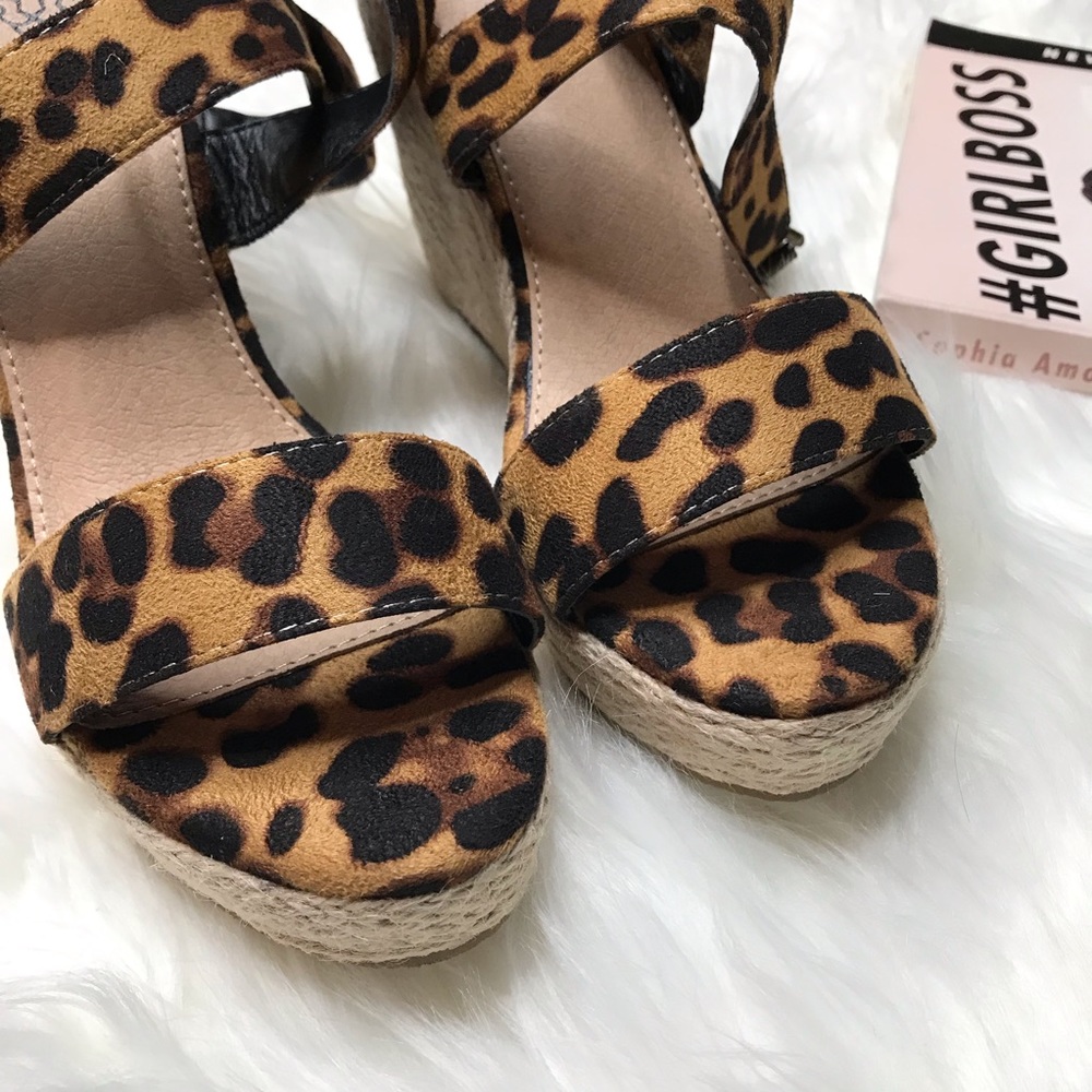 SALE❗️LAST PAIR size 10- Leopard Espadrille Wedge - Picture 4 of 7